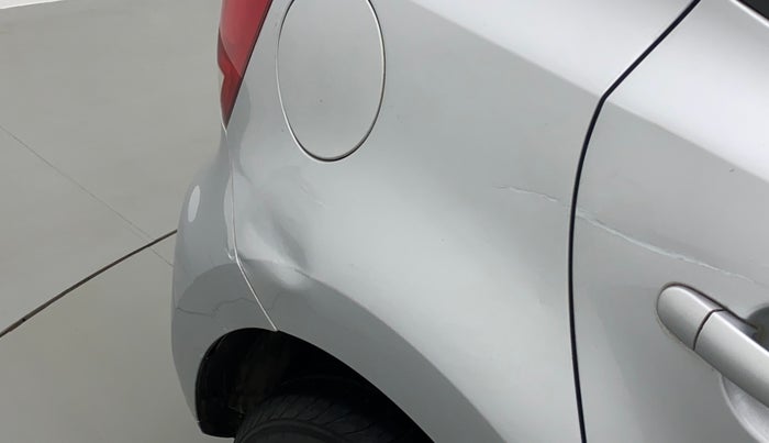 2012 Volkswagen Polo HIGHLINE 1.6L, Petrol, Manual, 56,870 km, Right quarter panel - Slightly dented