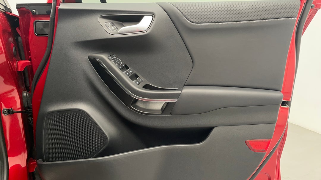 2020 Ford Puma St-line V, Automatic, 23502 km, Speaker View