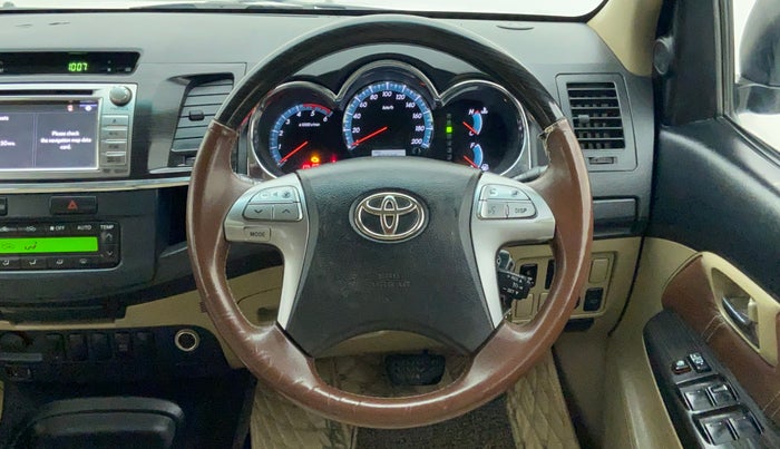 2015 Toyota Fortuner 3.0 AT 4X2, Diesel, Automatic, 92,028 km, Steering Wheel Close Up