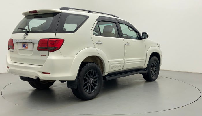 2015 Toyota Fortuner 3.0 AT 4X2, Diesel, Automatic, 92,028 km, Right Back Diagonal