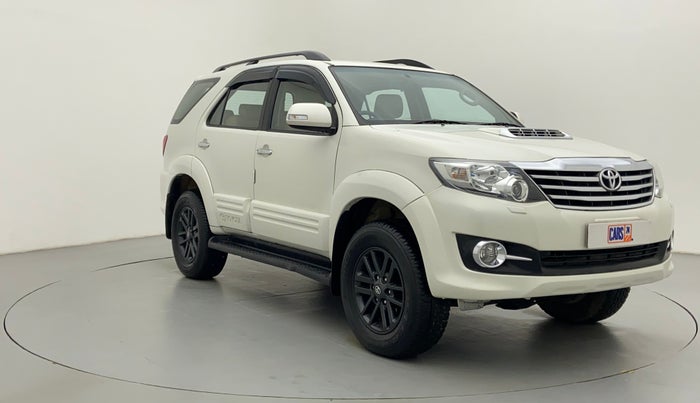 2015 Toyota Fortuner 3.0 AT 4X2, Diesel, Automatic, 92,028 km, Right Front Diagonal