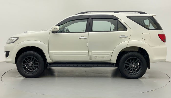 2015 Toyota Fortuner 3.0 AT 4X2, Diesel, Automatic, 92,028 km, Left Side