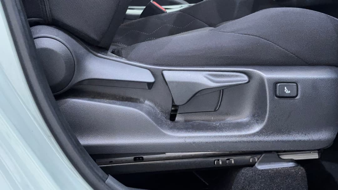 2023 Toyota Corolla Cross Gx 2WD, Automatic, 23401 km, Drivers Side Adjustment Panel