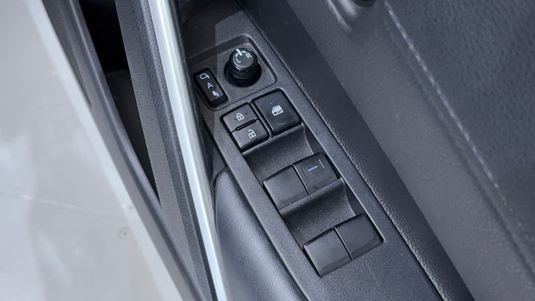 2023 Toyota Corolla Cross Gx 2WD, Automatic, 23401 km, Drivers Side Door Panel Controls
