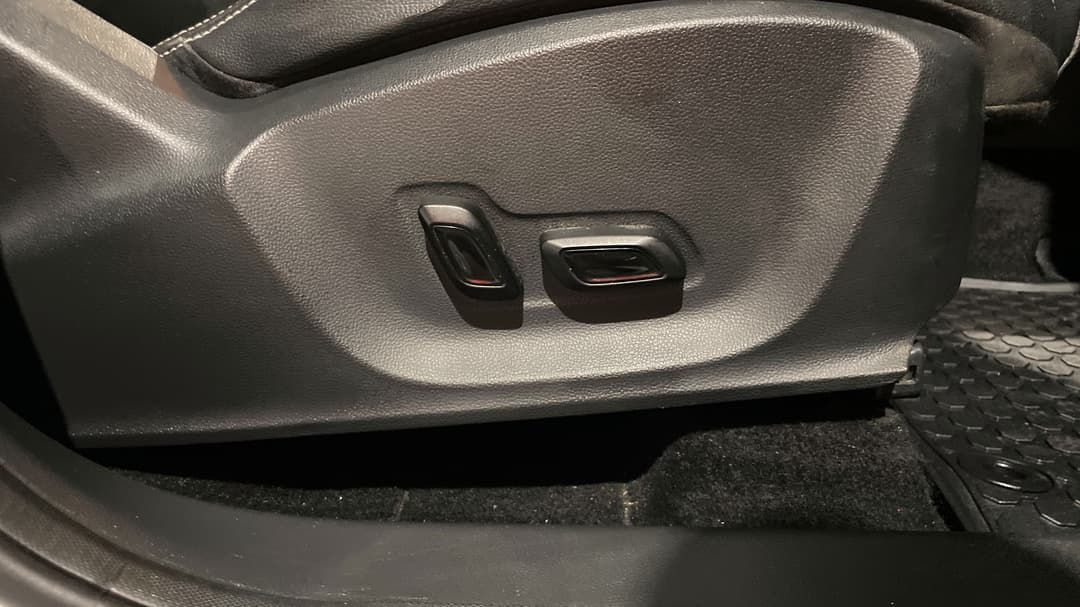 2020 MG ZS EV Essence, Automatic, 83813 km, Drivers Side Adjustment Panel