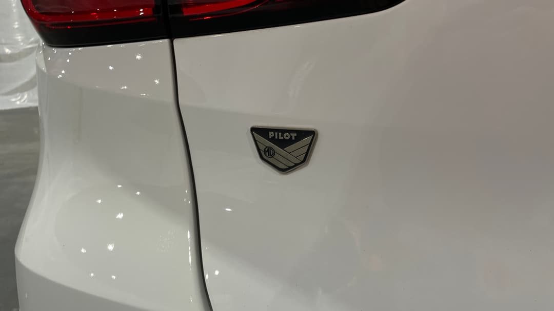 2020 MG ZS EV Essence, Automatic, 83813 km, Badge (Boot Left Side)