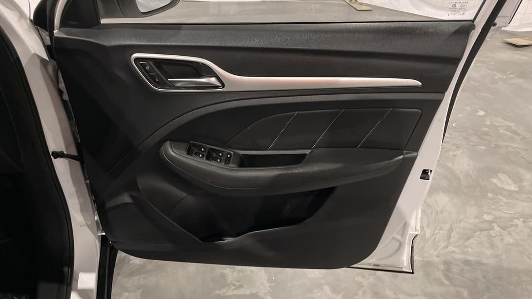 2020 MG ZS EV Essence, Automatic, 83813 km, Speaker View