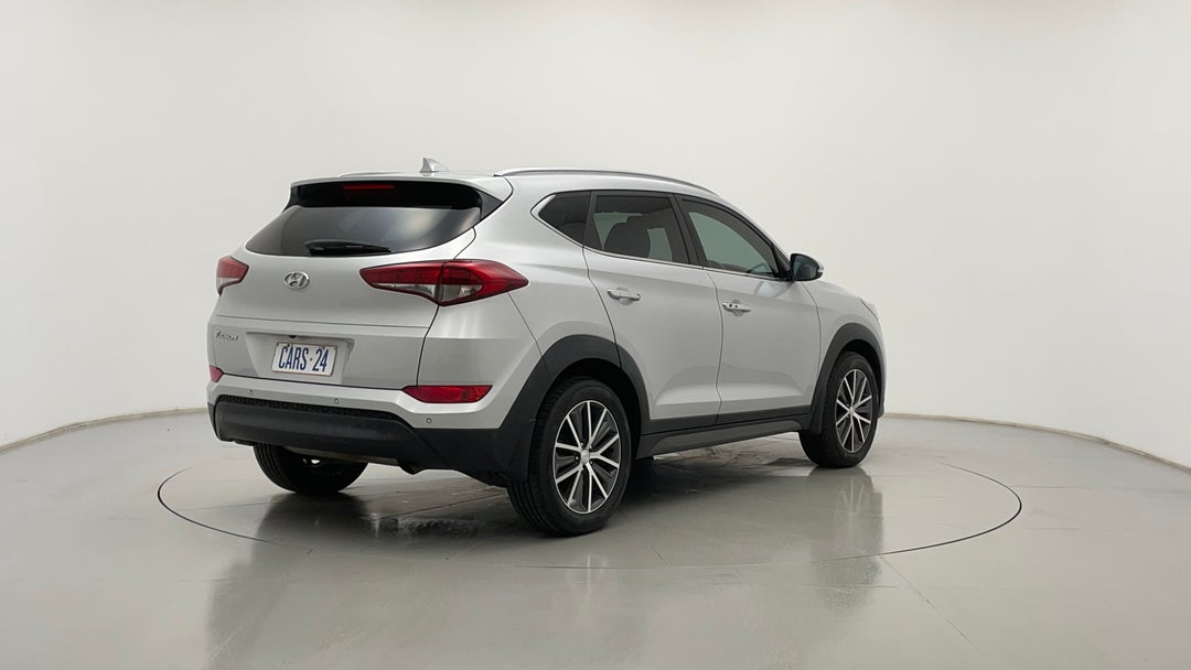 Right Back Diagonal (45- Degree) View