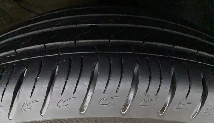 2020 KIA SONET HTX 1.0 IMT, Petrol, Manual, 16,517 km, Left Front Tyre Tread