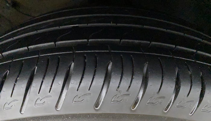 2020 KIA SONET HTX 1.0 IMT, Petrol, Manual, 16,517 km, Left Rear Tyre Tread