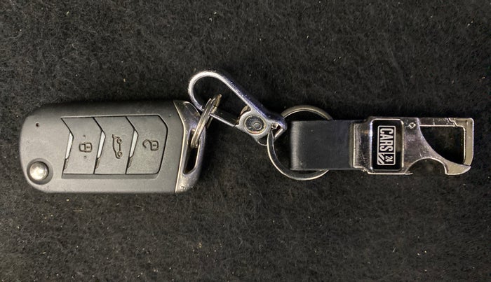 2018 Mahindra MARAZZO M8 7 STR, Diesel, Manual, 83,809 km, Key Close Up