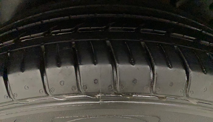 2017 Hyundai Creta E PLUS 1.6 PETROL, Petrol, Manual, 75,175 km, Left Rear Tyre Tread