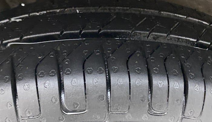 2018 Maruti Wagon R 1.0 LXI CNG, CNG, Manual, 39,623 km, Right Rear Tyre Tread