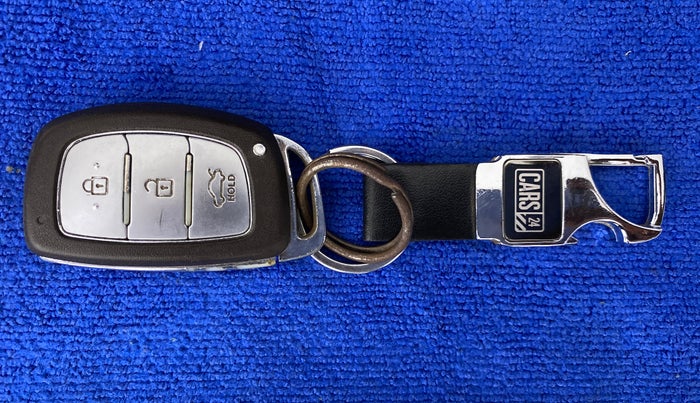 2015 Hyundai Verna FLUIDIC 1.6 CRDI SX AT 4S, Diesel, Automatic, 83,323 km, Key Close Up