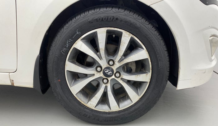 2015 Hyundai Verna FLUIDIC 1.6 CRDI SX AT 4S, Diesel, Automatic, 83,323 km, Right Front Wheel