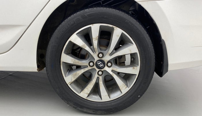 2015 Hyundai Verna FLUIDIC 1.6 CRDI SX AT 4S, Diesel, Automatic, 83,323 km, Left Rear Wheel