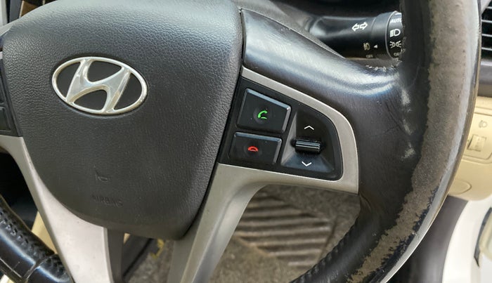 2015 Hyundai Verna FLUIDIC 1.6 CRDI SX AT 4S, Diesel, Automatic, 83,323 km, Steering wheel - Phone control not functional