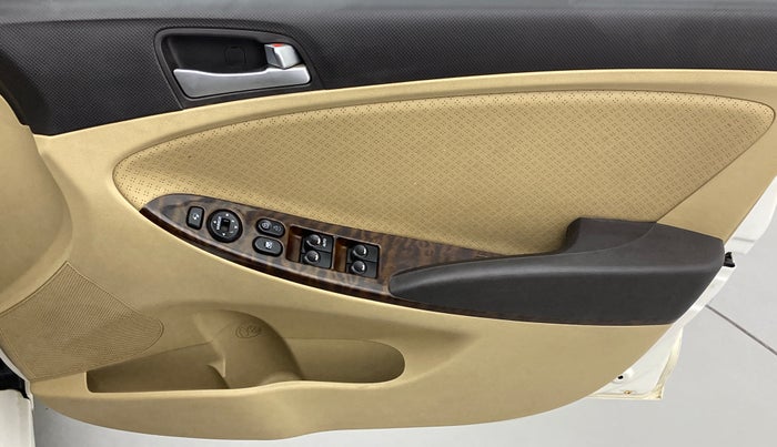 2015 Hyundai Verna FLUIDIC 1.6 CRDI SX AT 4S, Diesel, Automatic, 83,323 km, Driver Side Door Panels Control