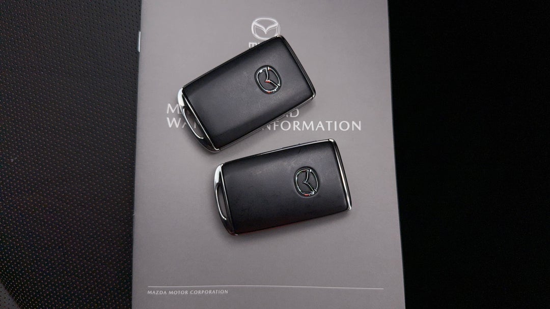 2024 Mazda 3 G20 Touring, Automatic, 11608 km, Key Close-up