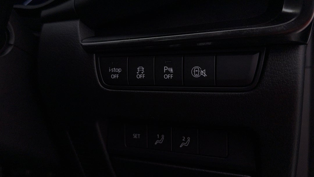 2024 Mazda 3 G20 Touring, Automatic, 11608 km, Utility Switches/Buttons