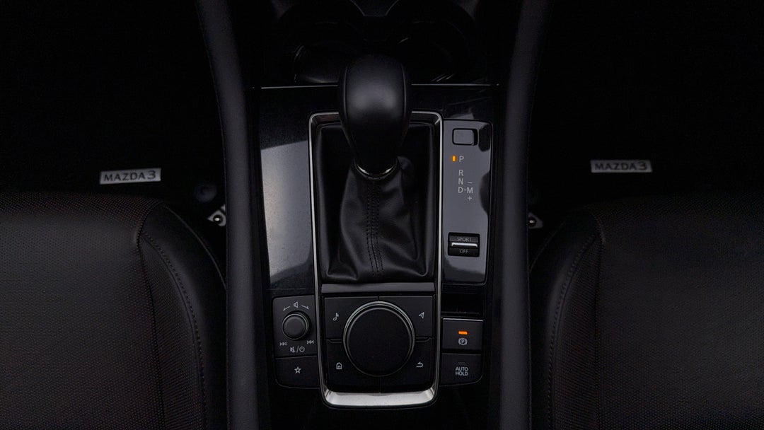 2024 Mazda 3 G20 Touring, Automatic, 11608 km, Gear Lever 