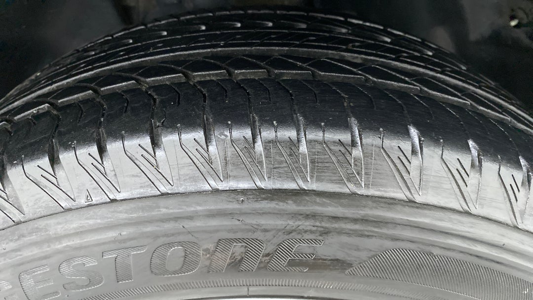 Right Front Tyre Tread