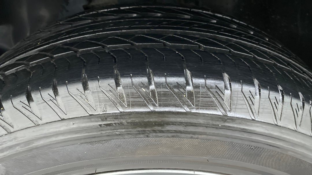 Left Front Tyre Tread