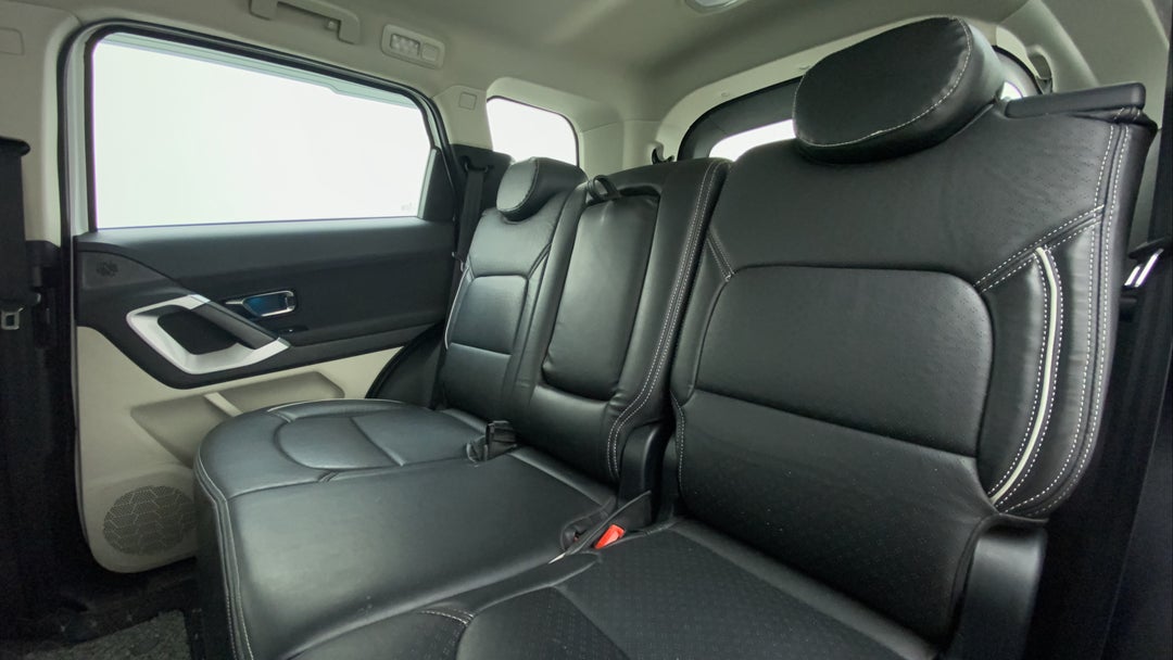 Right Side Rear Door Cabin