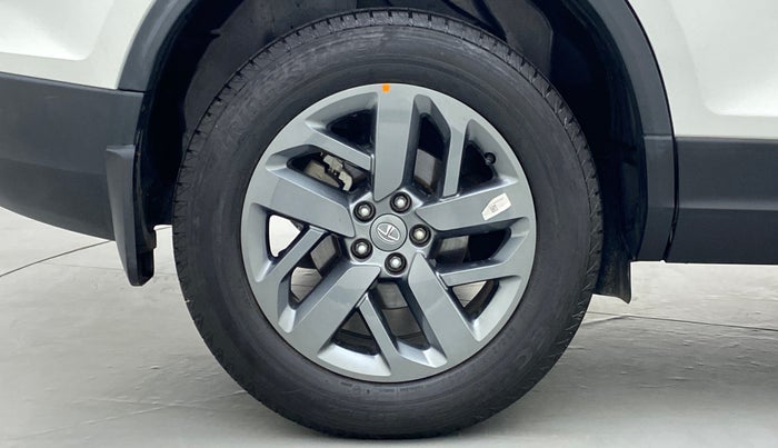 2021 Tata Safari XTA + 2.0 KRYOTEC, Diesel, Automatic, 10,659 km, Right Rear Wheel