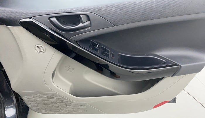 2019 Tata NEXON XM 1.2, Petrol, Manual, 35,931 km, Driver Side Door Panels Control