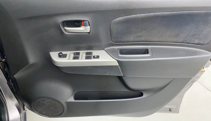 2011 Maruti Wagon R 1.0 VXI, Petrol, Manual, 41,982 km, Driver Side Door Panels Control