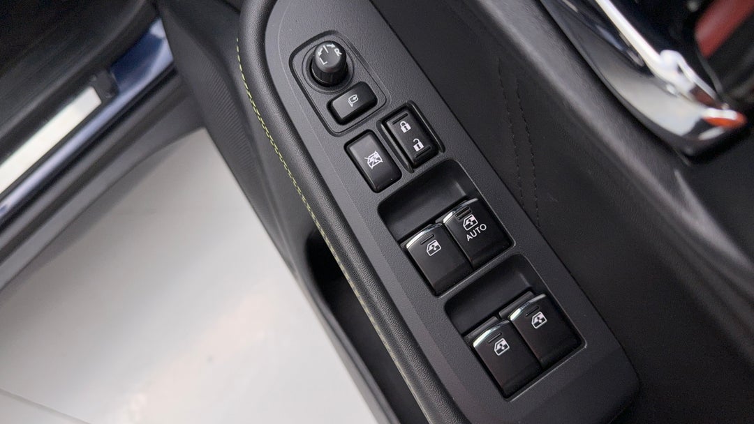 2020 Subaru Outback 2.5i-X AWD, Automatic, 121518 km, Drivers Side Door Panel Controls