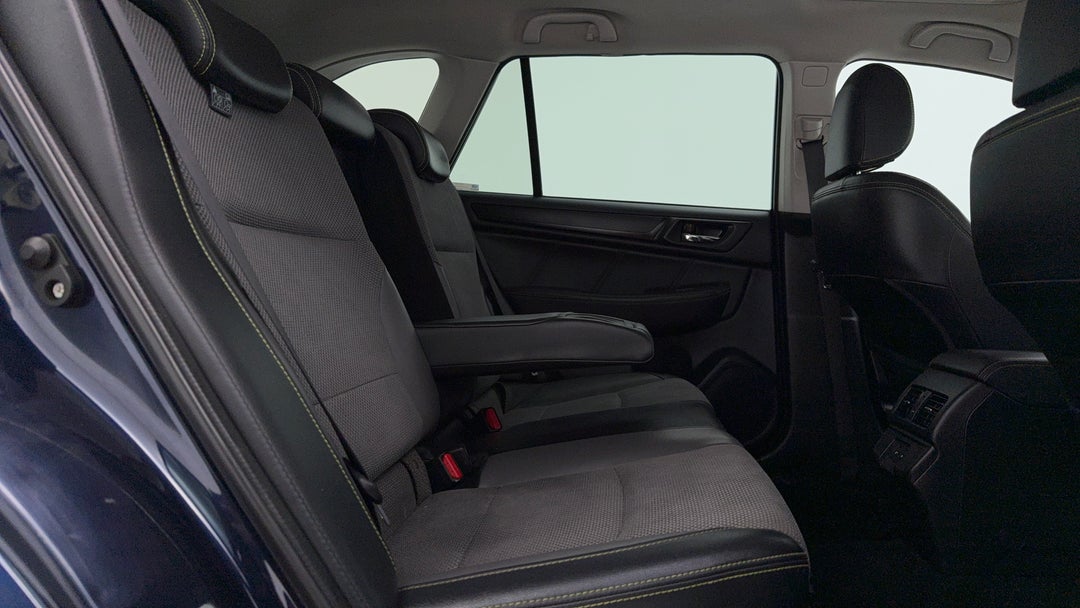 2020 Subaru Outback 2.5i-X AWD, Automatic, 121518 km, Right Side Rear Door Cabin View