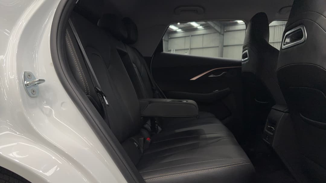 2023 Chery Omoda 5 Bx (basic Version), Automatic, 34327 km, Right Side Rear Door Cabin View