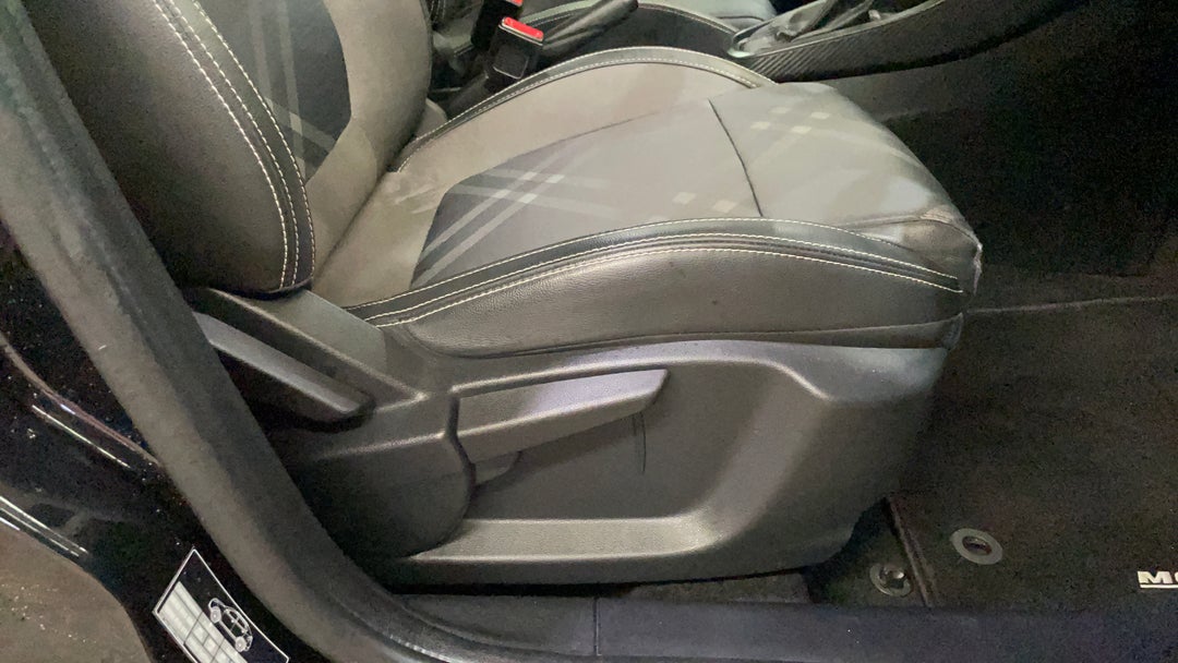 2020 MG Mg3 Auto Excite (with Navigation), Automatic, 61155 km, Drivers Side Adjustment Panel