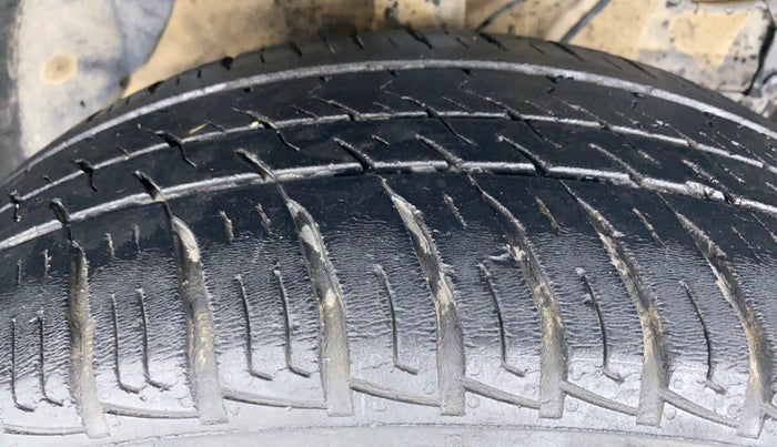2018 Maruti Vitara Brezza VDI OPT, Diesel, Manual, Right Front Tyre Tread