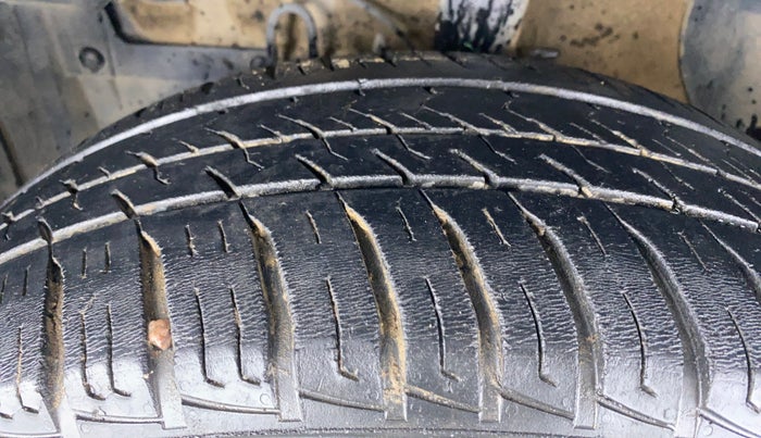 2018 Maruti Vitara Brezza VDI OPT, Diesel, Manual, Left Front Tyre Tread