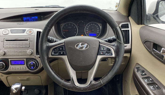 2011 Hyundai i20 ASTA 1.4 AT VTVT, Petrol, Automatic, 1,00,159 km, Steering Wheel Close Up
