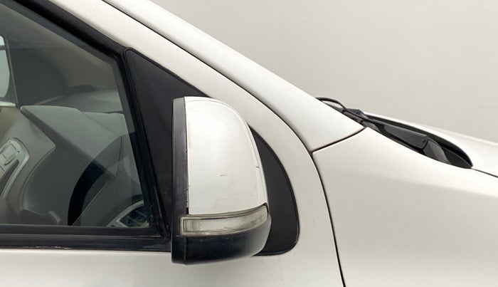 2011 Hyundai i20 ASTA 1.4 AT VTVT, Petrol, Automatic, 1,00,159 km, Right rear-view mirror - Indicator light has minor damage