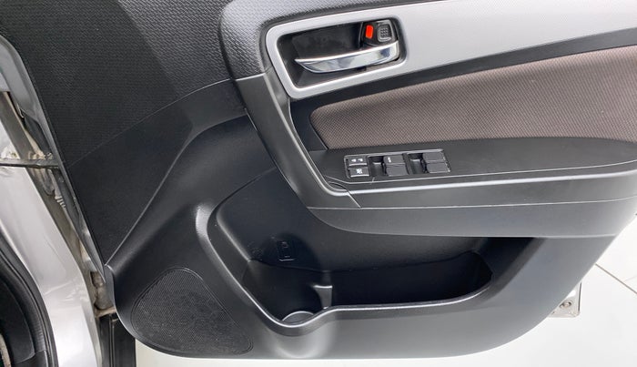 2021 Toyota URBAN CRUISER PREMIUM GRADE MT, Petrol, Manual, 30,406 km, Driver Side Door Panels Control