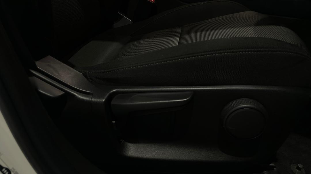 2024 Mazda CX-30 G20 Pure (FWD), Automatic, 43429 km, Drivers Side Adjustment Panel