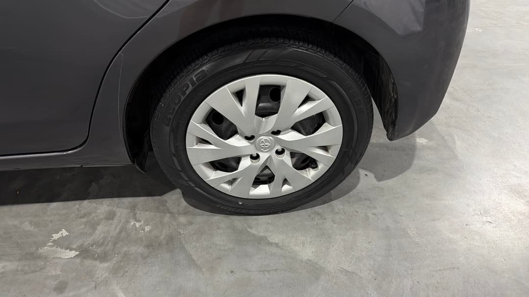 2020 Toyota Yaris Ascent, Manual, 44663 km, Left Rear Wheel