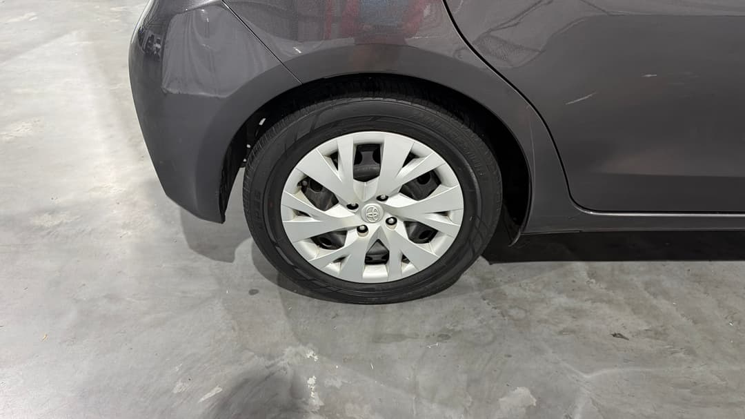 2020 Toyota Yaris Ascent, Manual, 44663 km, Right Rear Wheel