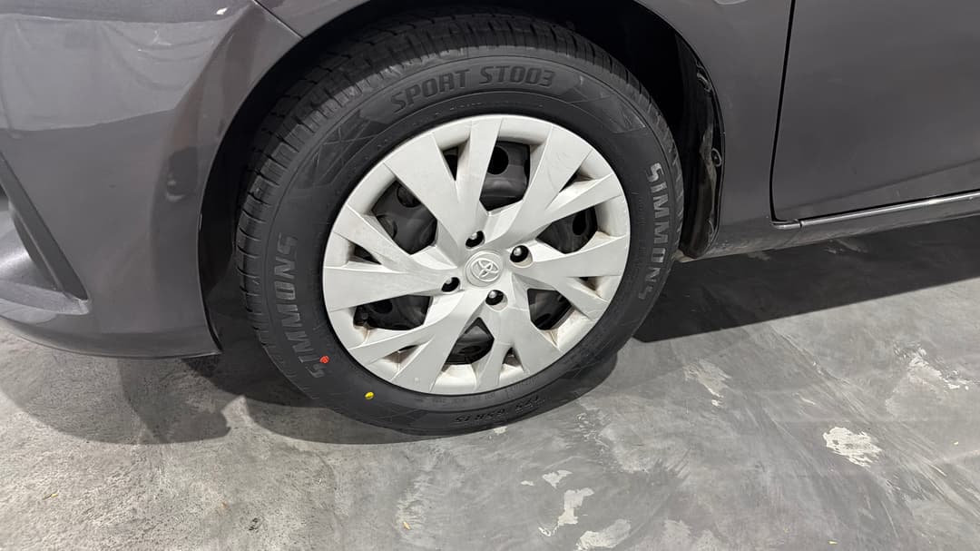 2020 Toyota Yaris Ascent, Manual, 44663 km, Left Front Wheel