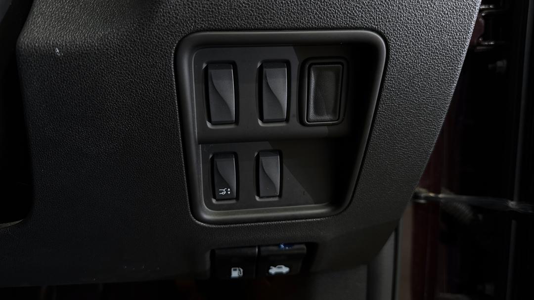 2023 Renault Koleos Zen (4x2), Automatic, 63556 km, Utility Switches/Buttons