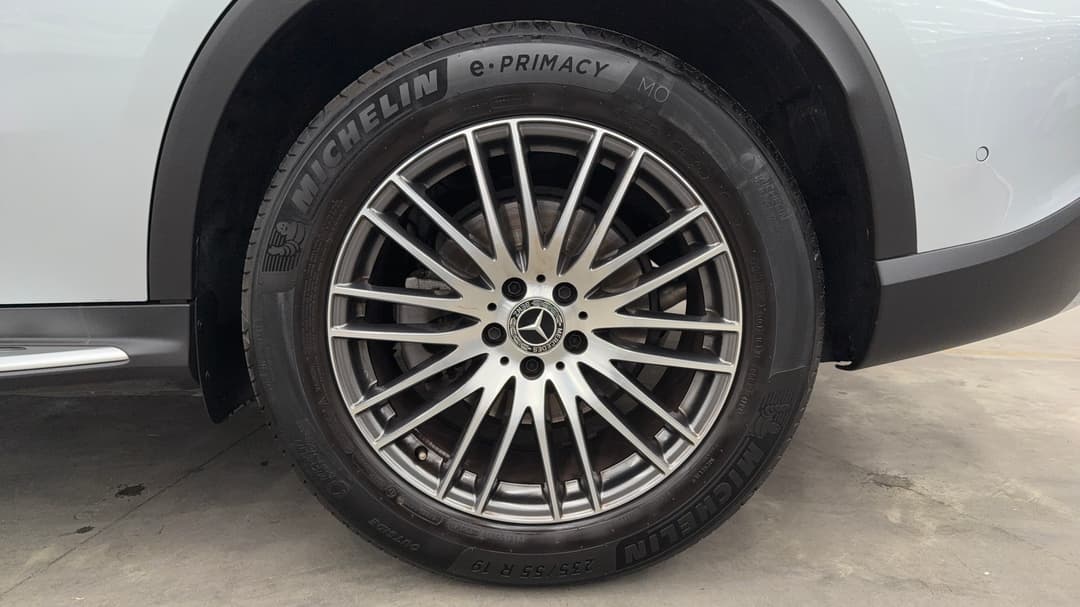 2025 Mercedes-benz GLC 200 4matic, Automatic, 9500 km, Left Rear Wheel