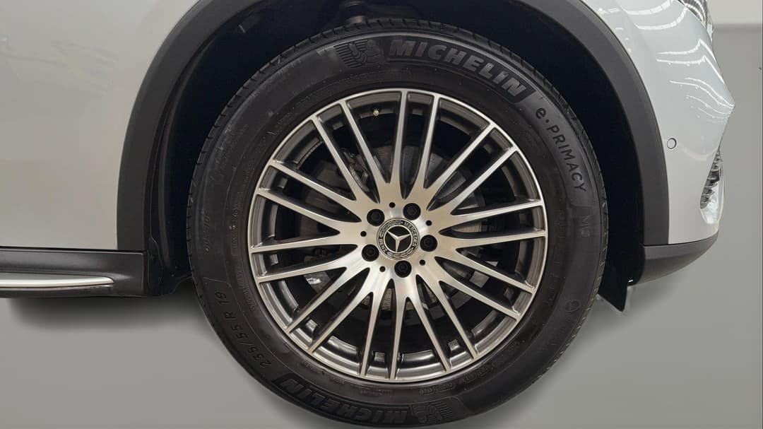 2025 Mercedes-benz GLC 200 4matic, Automatic, 9500 km, Right Front Wheel