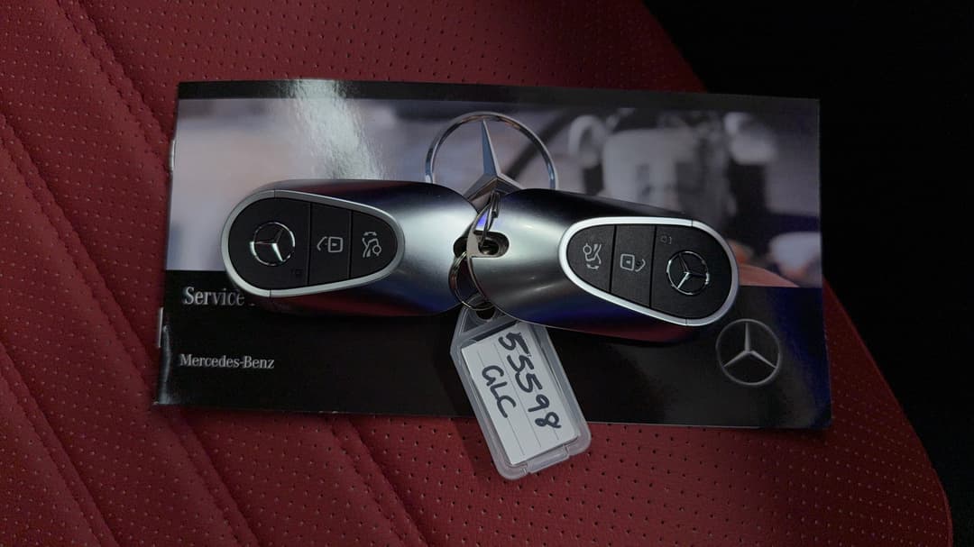 2025 Mercedes-benz GLC 200 4matic, Automatic, 9500 km, Key Close-up