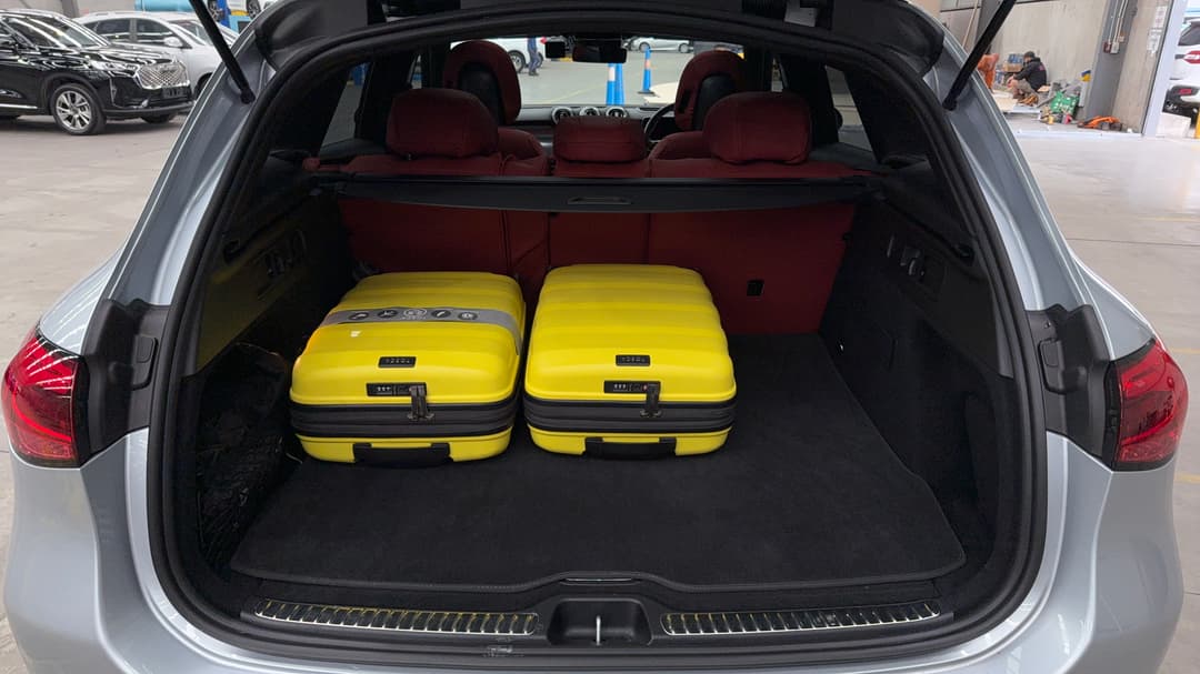 2025 Mercedes-benz GLC 200 4matic, Automatic, 9500 km, Boot Inside View with Luggage