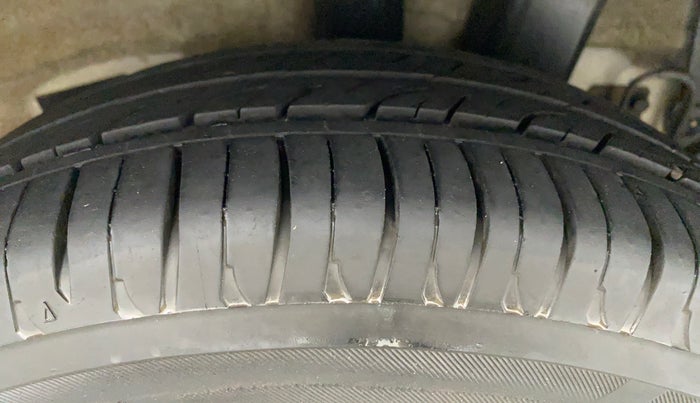2018 Hyundai Xcent E+, CNG, Manual, 57,279 km, Left Rear Tyre Tread